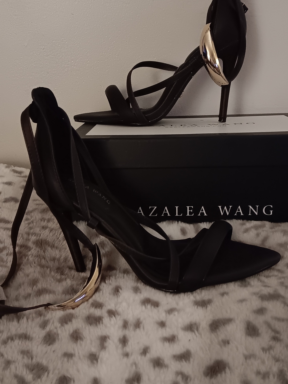 Azalea Wang Brown Strappy High Heel Sandals with Gold Accent Women's Size 7 NIB